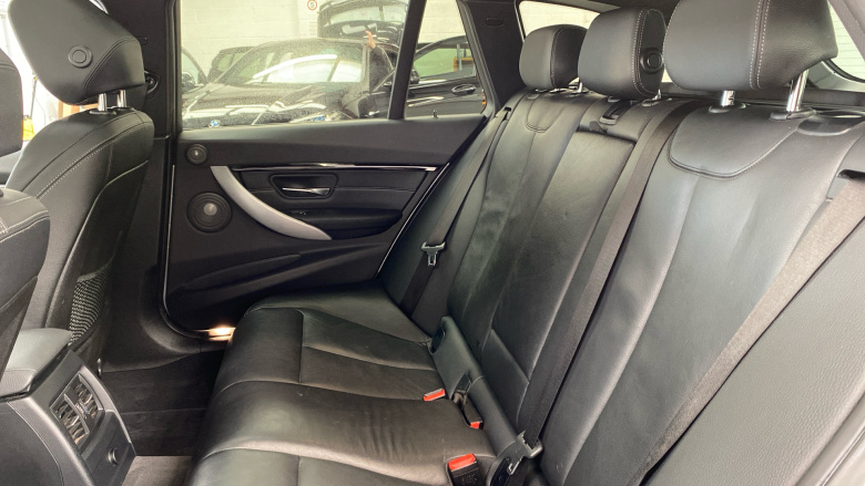 BMW 3 Series 320i M Sport Shadow Edition 5dr Step Auto Petrol Estate